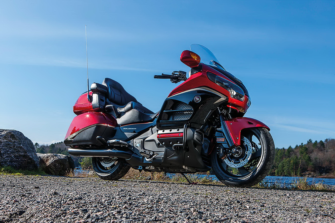 Мотоцикл honda gold wing фото