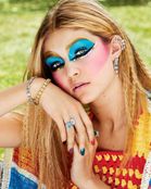 Джиджи  в фотосессии Harper’s Bazaar Malaysia (декабрь 2014)