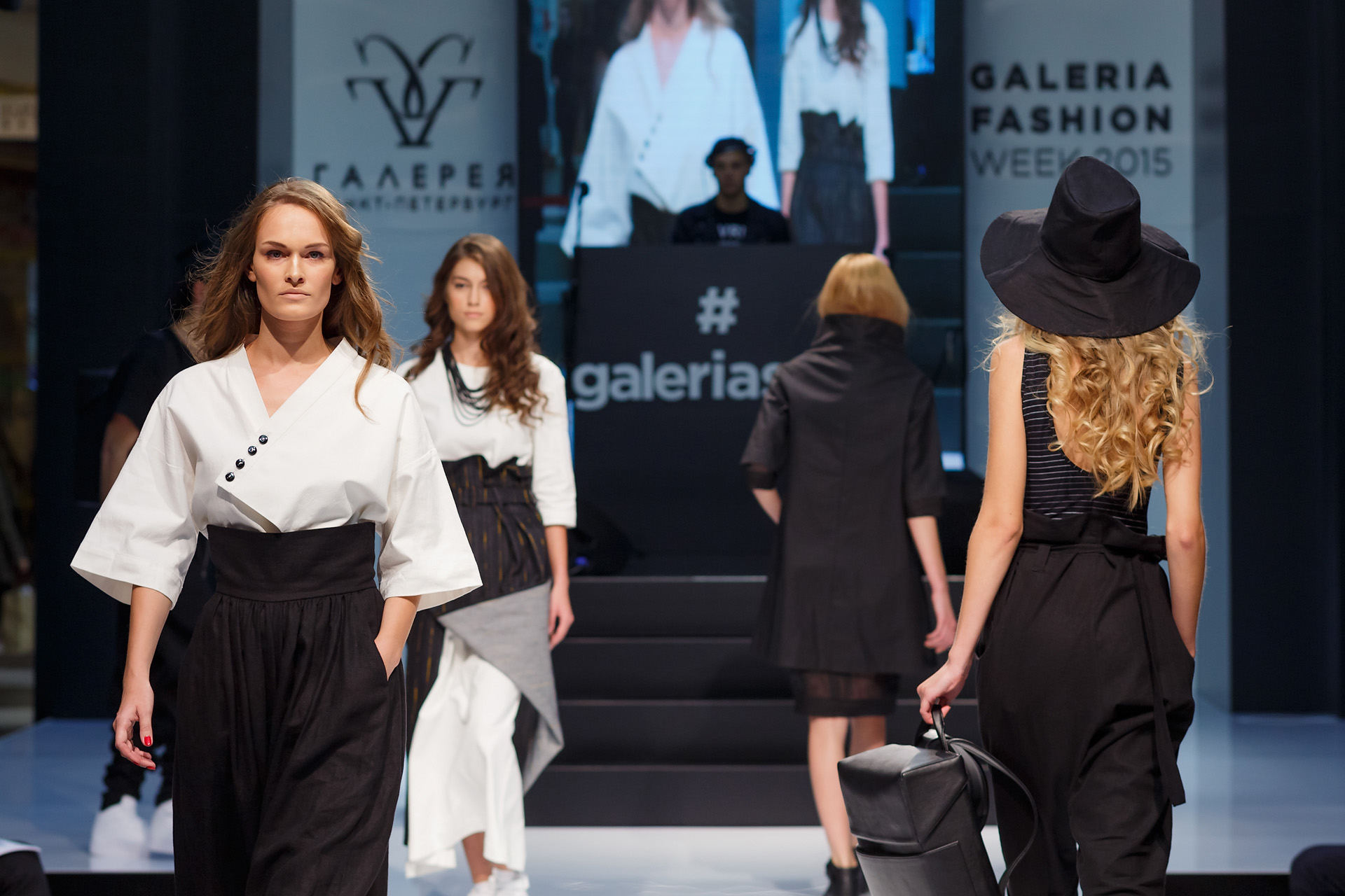 Fashion gallery. Фэшн лекция. Galeria Fashion week 2015. Конкурс молодых дизайнеров собака. Fashion Challenge.