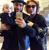 Тимати с дочерью и мамой