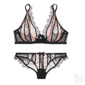Agent Provocateur, net-a-porter.com, 13 900 руб.