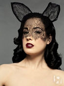 Дита фон Тиз в ободке с ушками