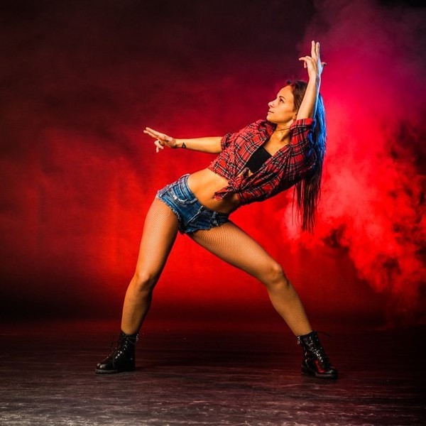 Известная танцовщица Алиса Доценко провела мастер-класс в Пскове