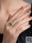 Изящное ажурное кольцо с янтарём изумрудного оттенка «Венера»