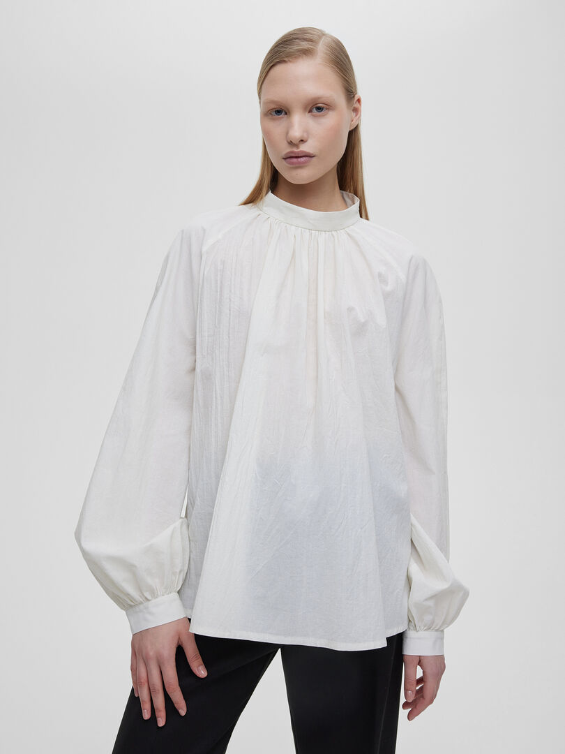 Блуза из натуральных материалов. Создайте гардероб с Aim clo. Sale до -50%